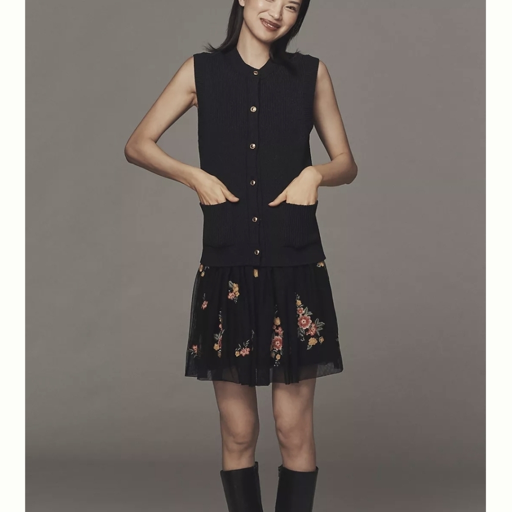 By Anthropologie Sleeveless Cardigan Sweater W Embroided Floral Dress Size L NWT